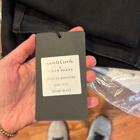 Social Threads Risen Crop Washed Black Jeans Size 3232 / Washed Black - Picture 5 of 6